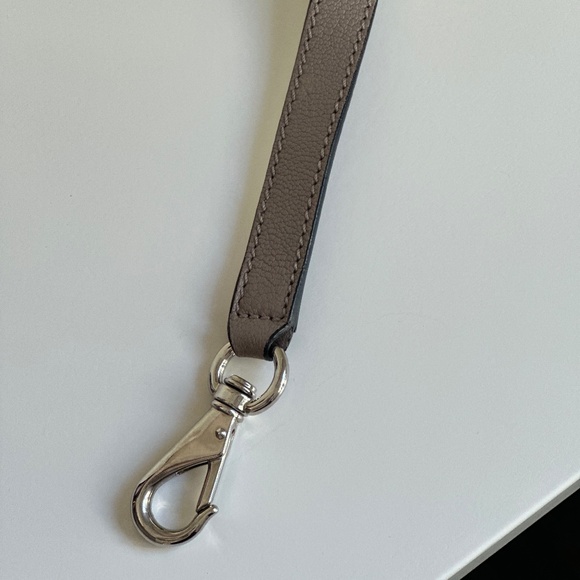 AUTHENTIC Givenchy Pandora Small Taupe color - Picture 10 of 12